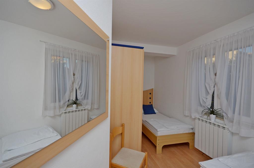 Apartments Mira Tribalj Buitenkant foto